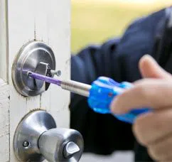 City Locksmith Store Kansas City, MO 816-826-3081 City Locksmith Store Kansas City, MO 816-826-3081 - 12-Changing-Locks